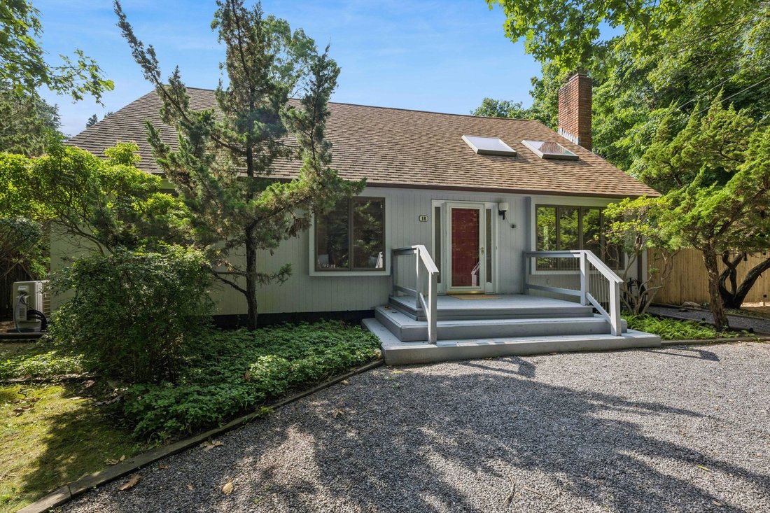 East Hampton, New York, United States 3 - 18355544