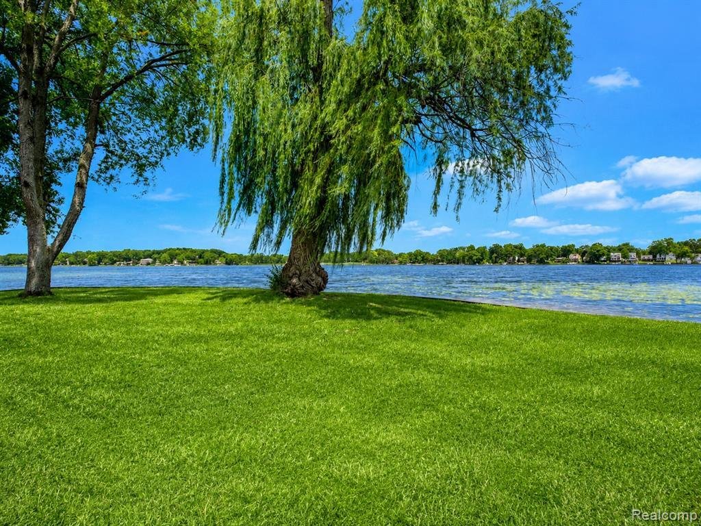 House in Orchard Lake Village, Michigan, United States 3 - 18411577