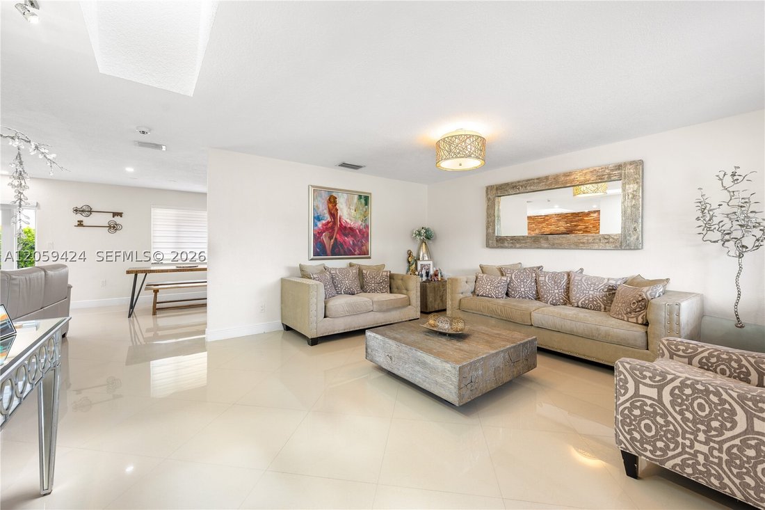 House in Hialeah, Florida, United States 3 - 18511268