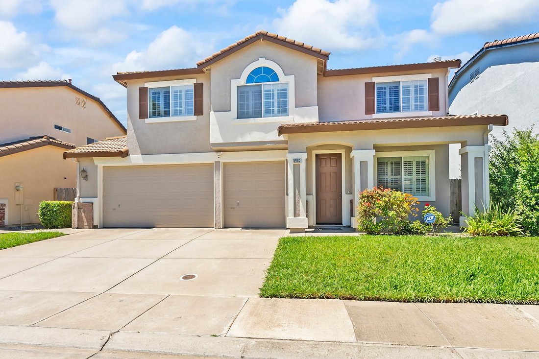 House in Elk Grove, California, United States 1 - 18509472