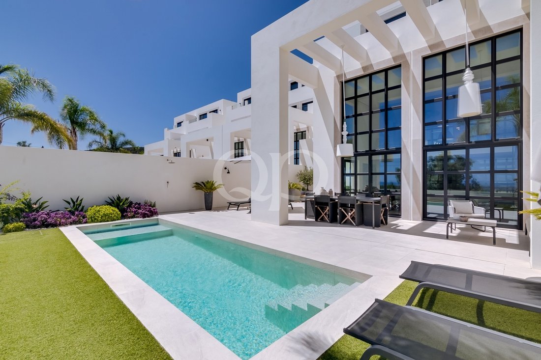 Townhouse in Santa Barbara de Nexe, Algarve, Portugal 1 - 18508205