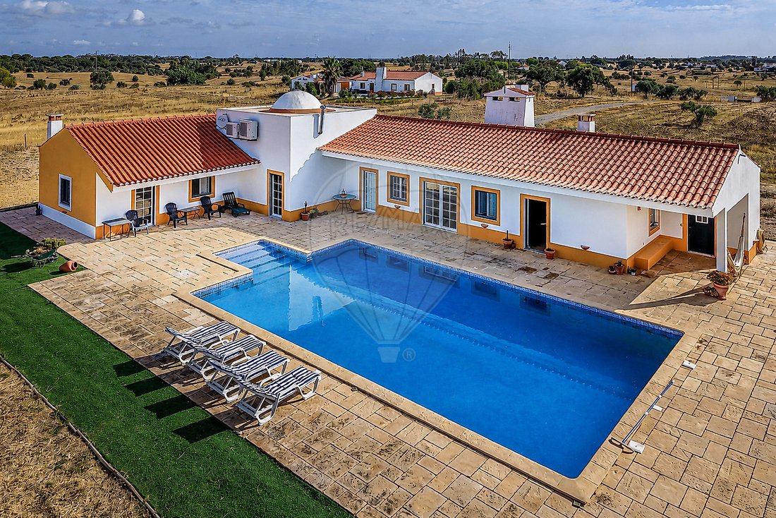Finca in Ferreira do Alentejo e Canhestros, Beja District, Portugal 1 - 18500087