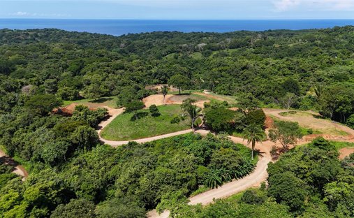 Land in Cuajiniquil, Santa Cruz, Costa Rica 1