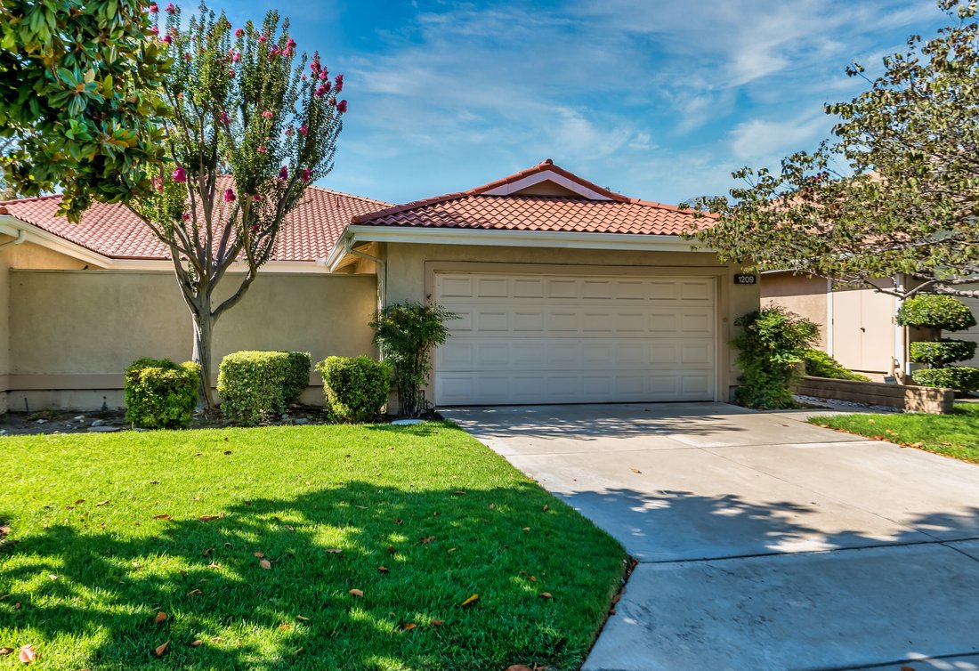 House in Upland, California, United States 1 - 18510617
