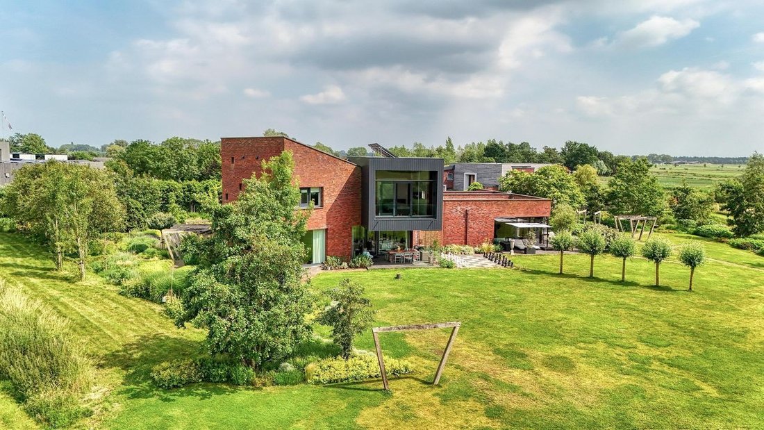Villa in Woudrichem, North Brabant, Netherlands 1 - 18516036