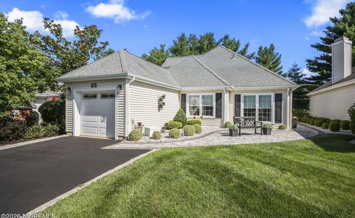 Condo in Freehold Township, New Jersey, United States 1