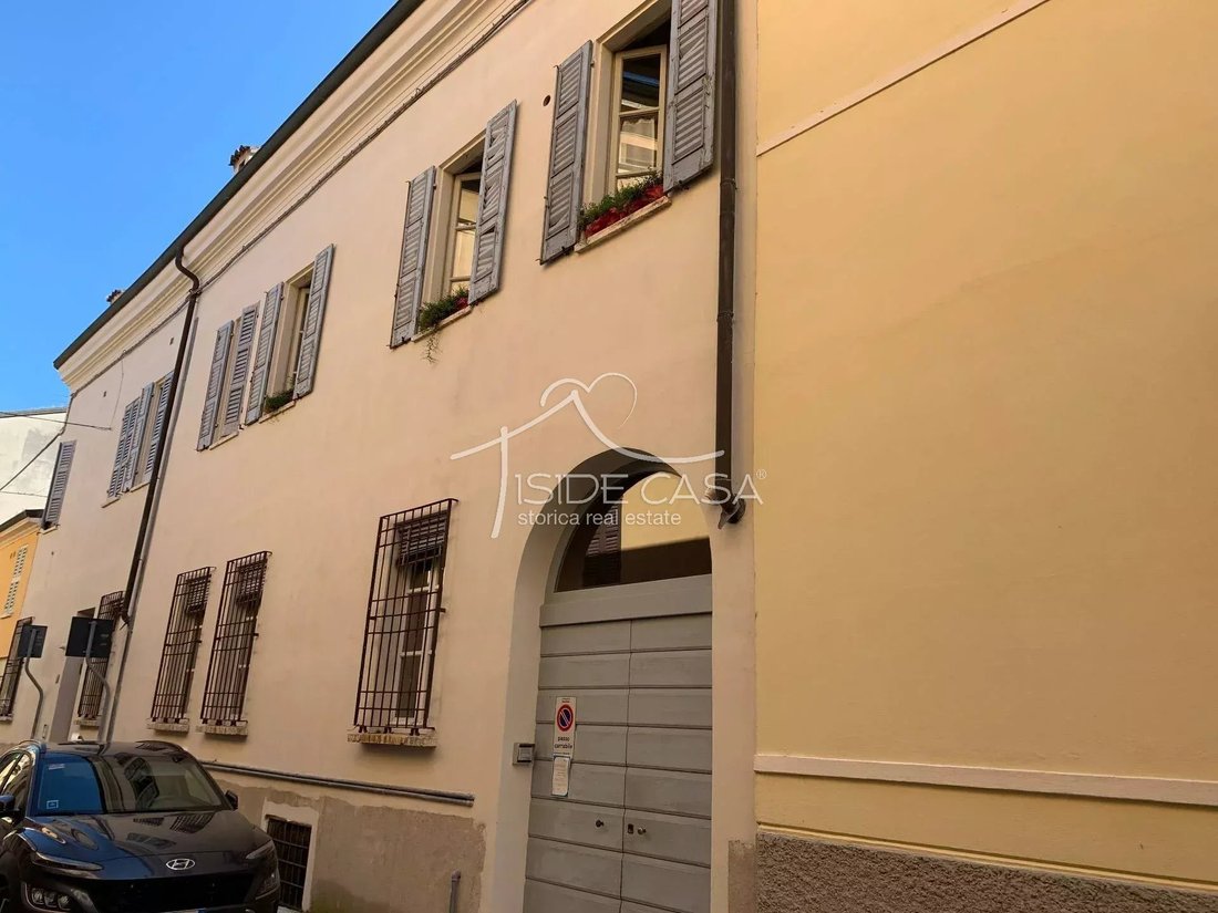 House in Historic Center, Mantua, Lombardy 2 - 18513202