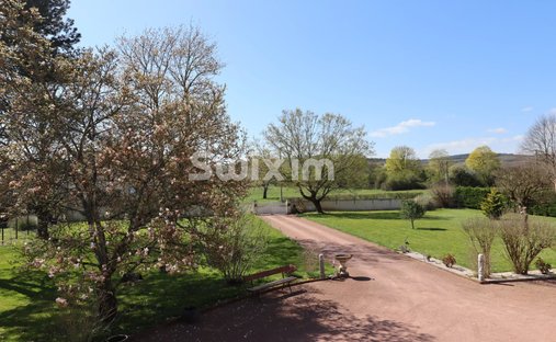Tenuta a Fontaines, Borgogna-Franca Contea, Francia 1
