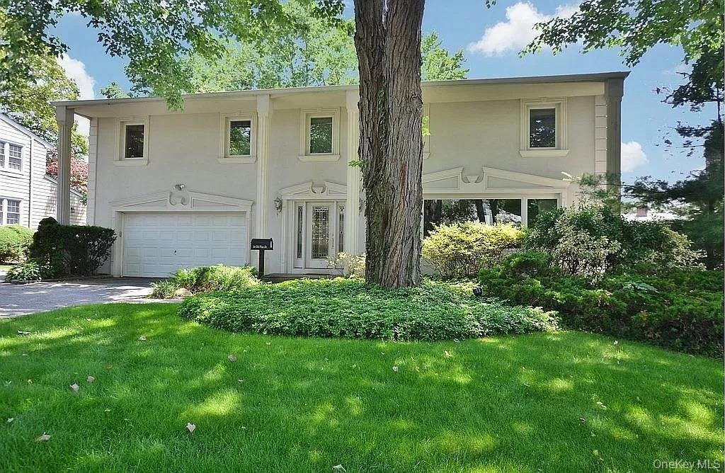 House in Manhasset, New York, United States 1 - 18510979