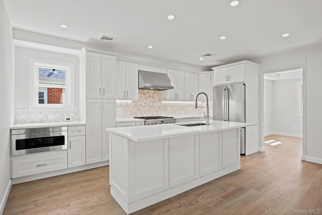 House in New Hyde Park, New York, United States 1 - 18508841