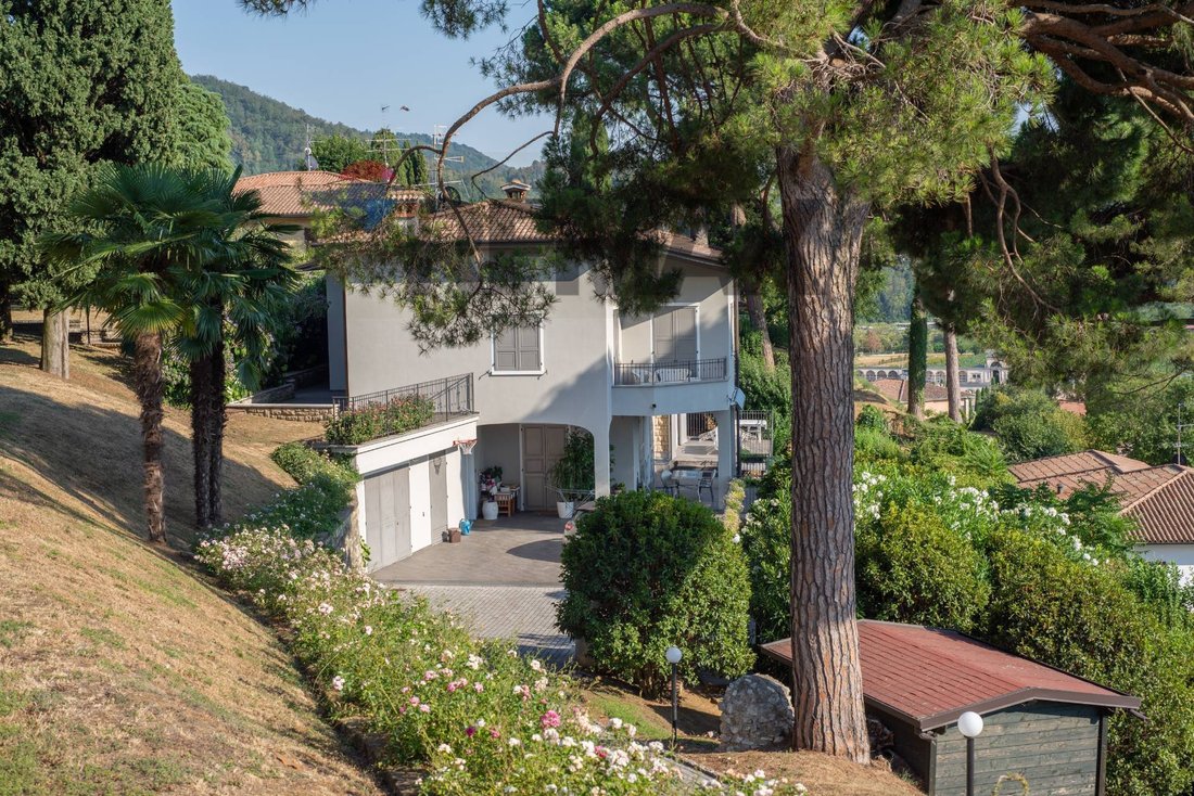 Villa in Credaro, Lombardy, Italy 1 - 18514344