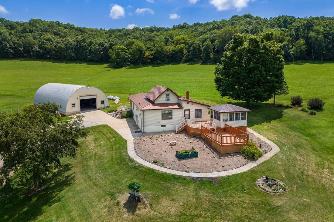 House in Franklin, Wisconsin, United States 1 - 18508396