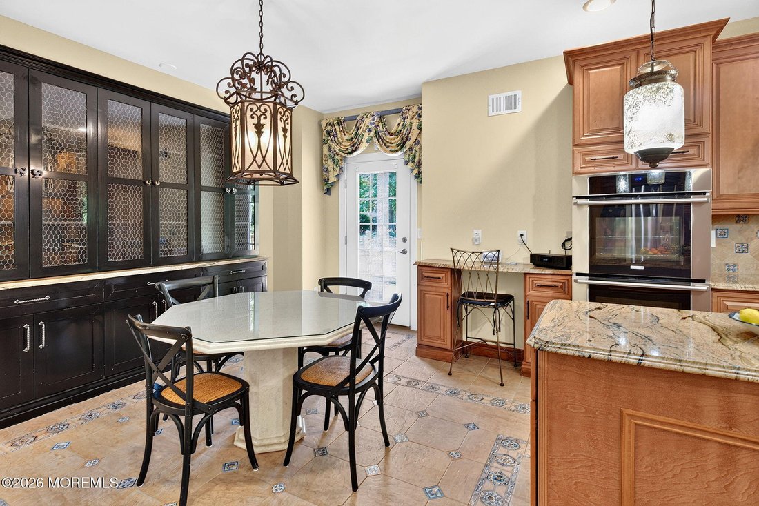 House in Manalapan Township, New Jersey, United States 5 - 18511458