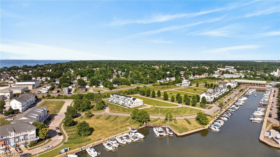 Townhouse in Lorain, Ohio, United States 4 - 17175403
