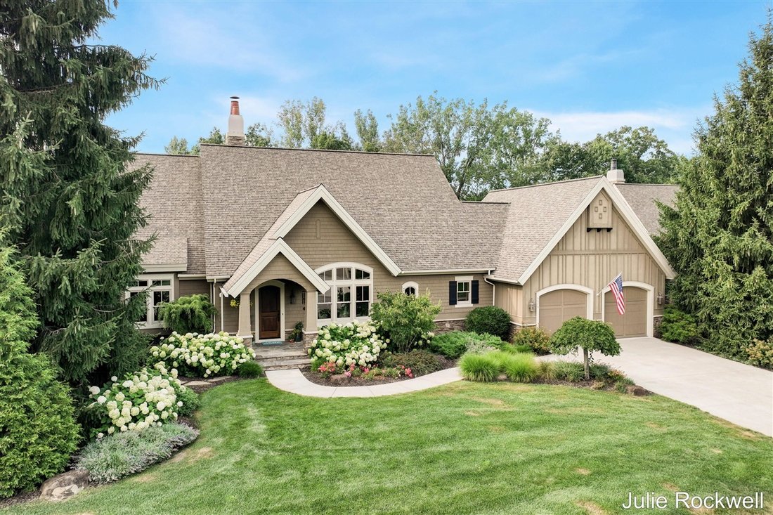 Condo in Forest Hills, Michigan, United States 1 - 18515024