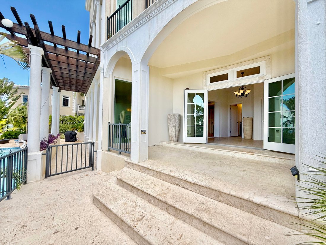 Condo in Cruz Bay, St. John, U.S. Virgin Islands 4 - 18514472