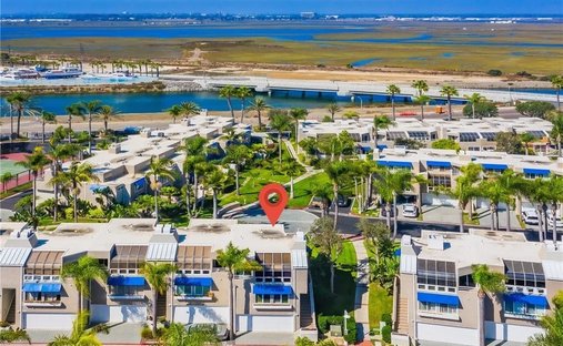 Townhouse in Huntington Beach, California, United States 1