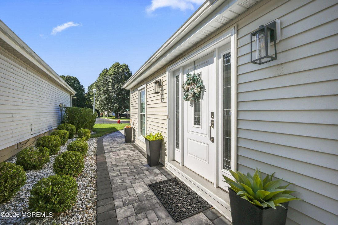Condo in Freehold Township, New Jersey, United States 3 - 18508112