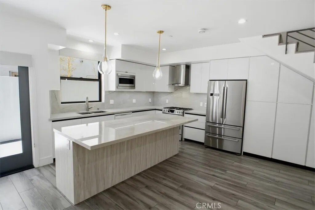 Condo in Los Angeles, California, United States 3 - 18517423