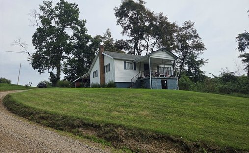 House in Saint Clairsville, Ohio, United States 1