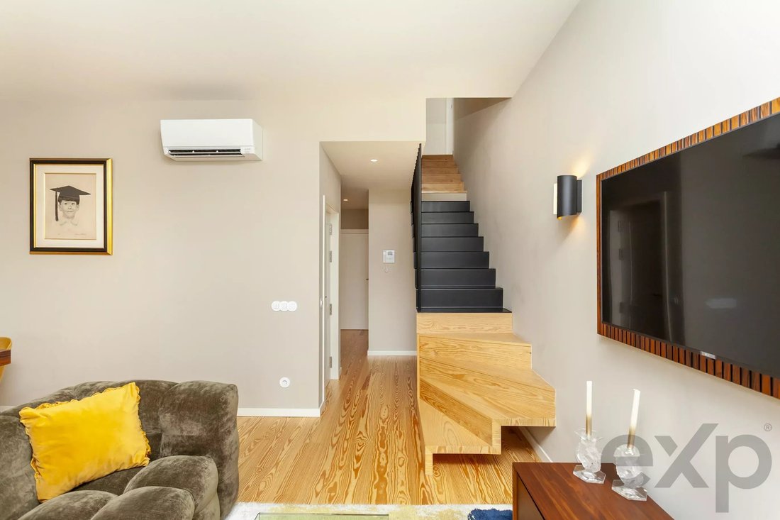 Apartment in Lordelo do Ouro e Massarelos, Porto District, Portugal 2 - 18448318