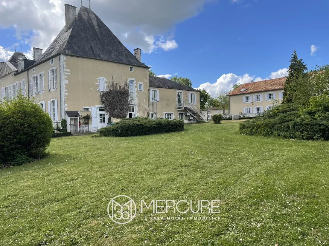 Estate in Niort, Nouvelle-Aquitaine, France 4 - 18509601