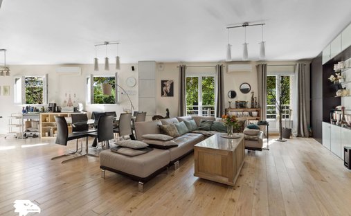 House in Plateau Ouest, Suresnes, France 1