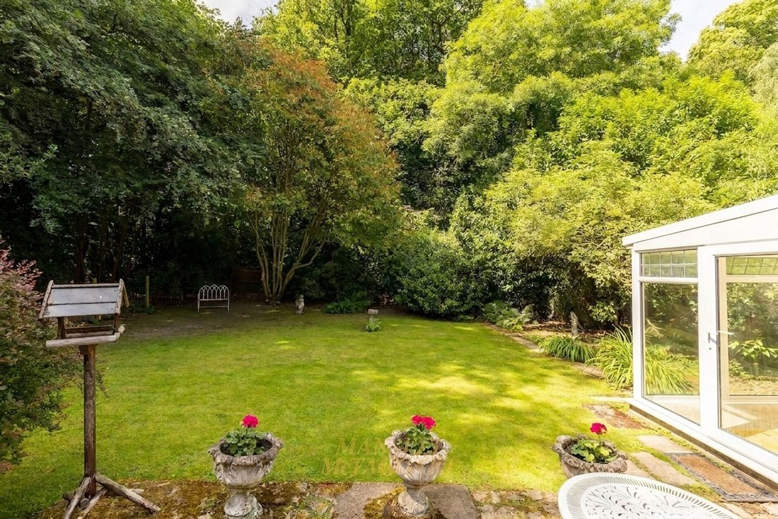 Bungalow in Edenbridge, England 3 - 18213521