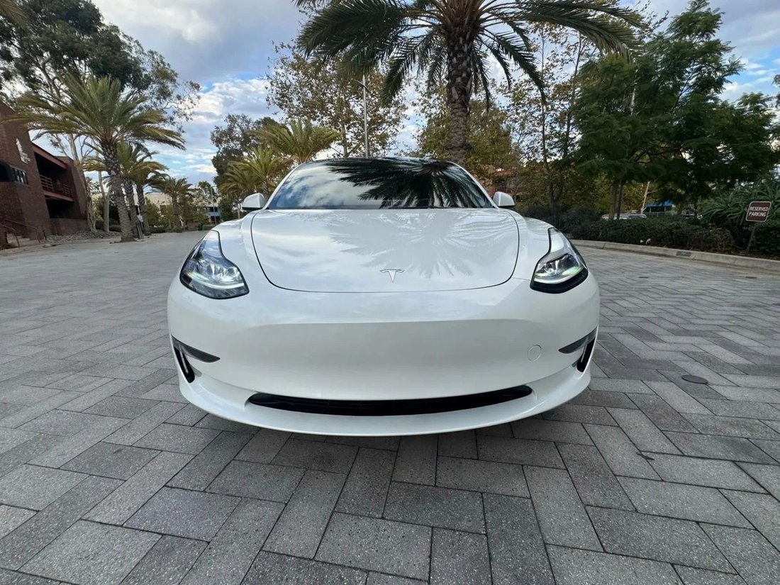 Sedan in Riverside, CA, United States 2 - 18515815
