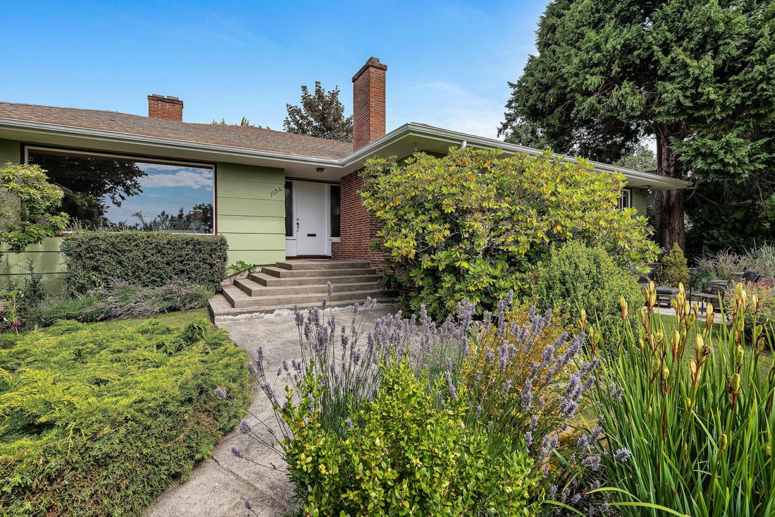 House in Victoria, British Columbia, Canada 1 - 18510588
