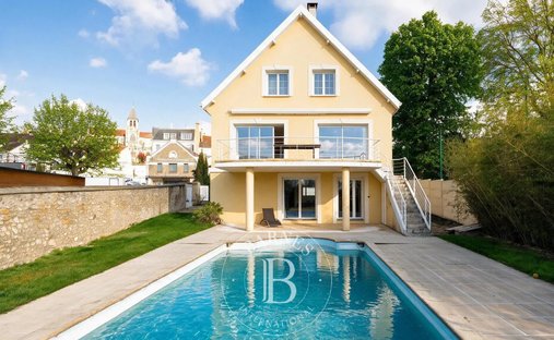 House in Sud, Triel-sur-Seine, France 1