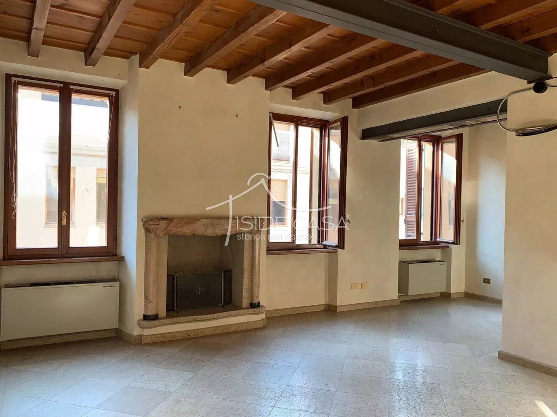 House in Historic Center, Mantua, Lombardy 1 - 18513344