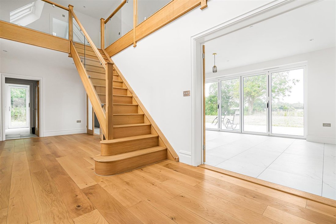 House in Royston, England 3 - 18511009
