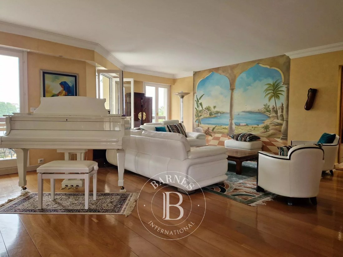 Apartment in Centre Ville-Tour du Lac, Enghien-les-Bains, France 5 - 18516080