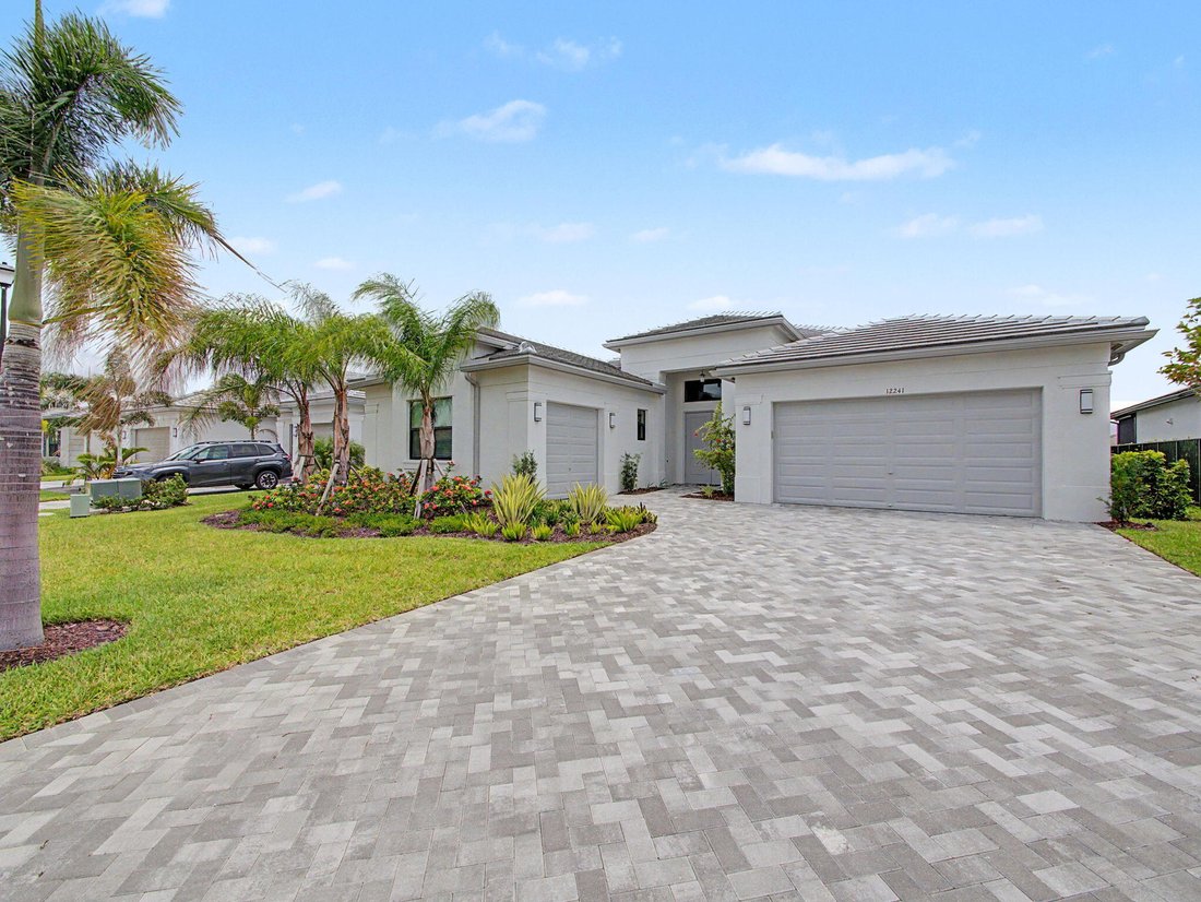House in Port St. Lucie, Florida, United States 2 - 18512835