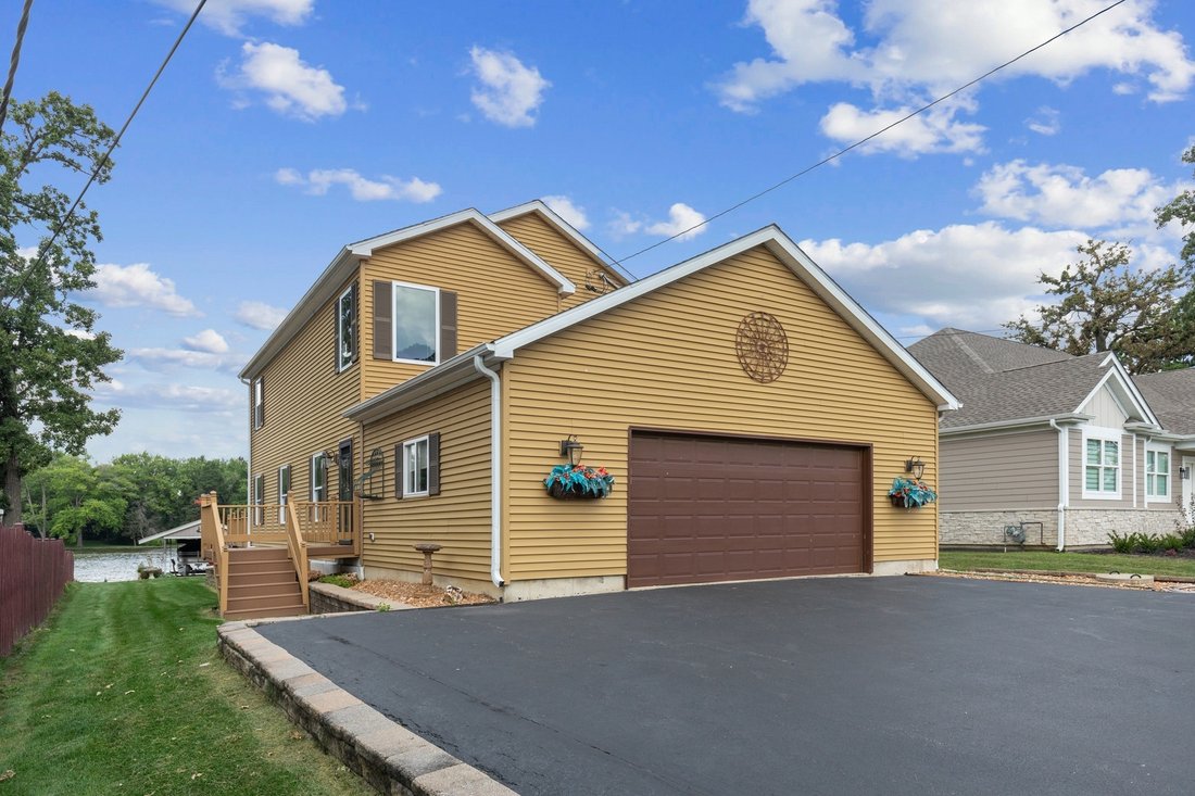 House in Johnsburg, Illinois, United States 2 - 18515128
