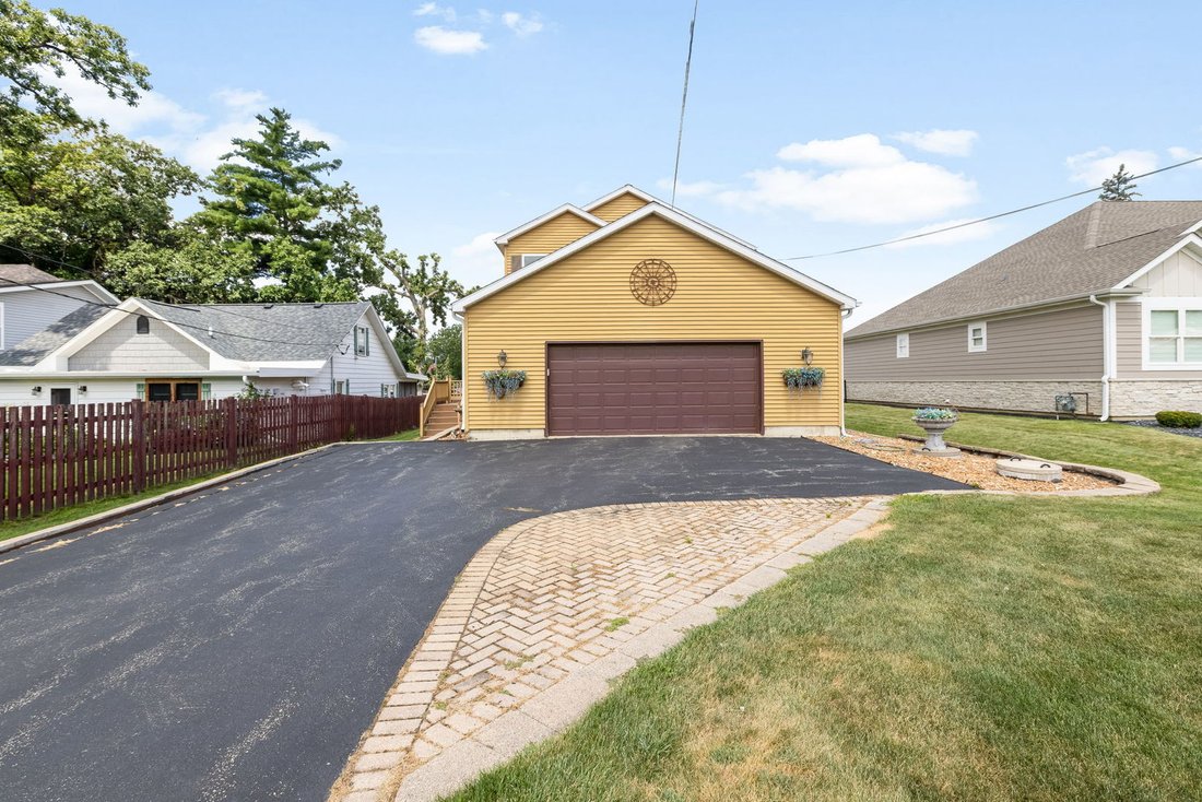 House in Johnsburg, Illinois, United States 5 - 18515128