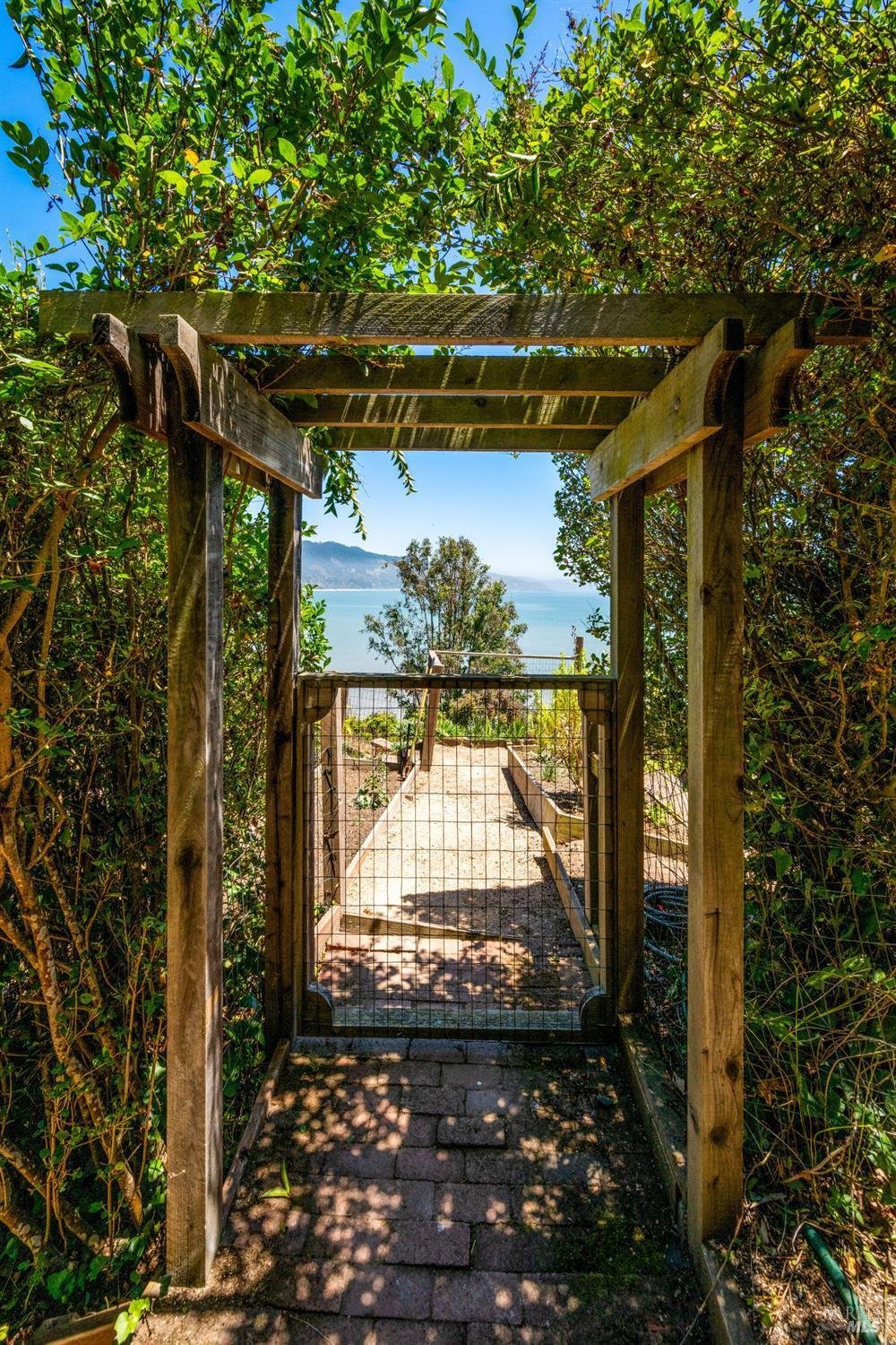 House in Bolinas, California, United States 4 - 18514397