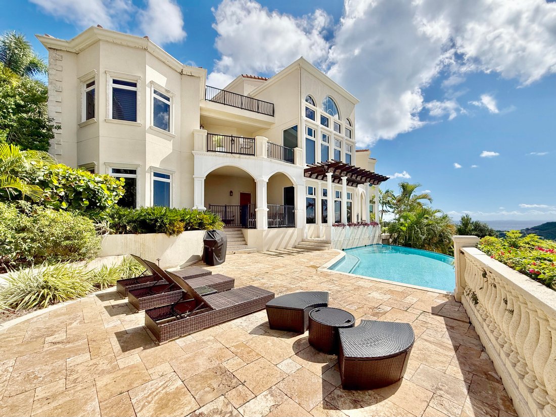 Condo in Cruz Bay, St. John, U.S. Virgin Islands 1 - 18514472
