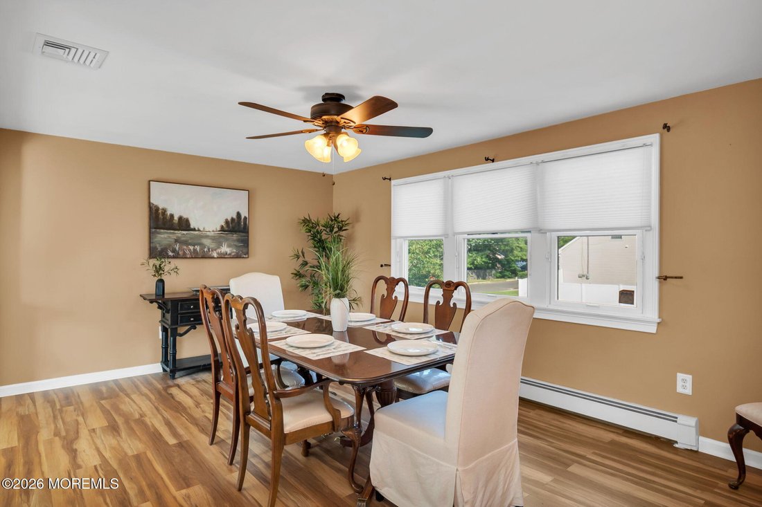 Port Monmouth, New Jersey, United States 5 - 18514312