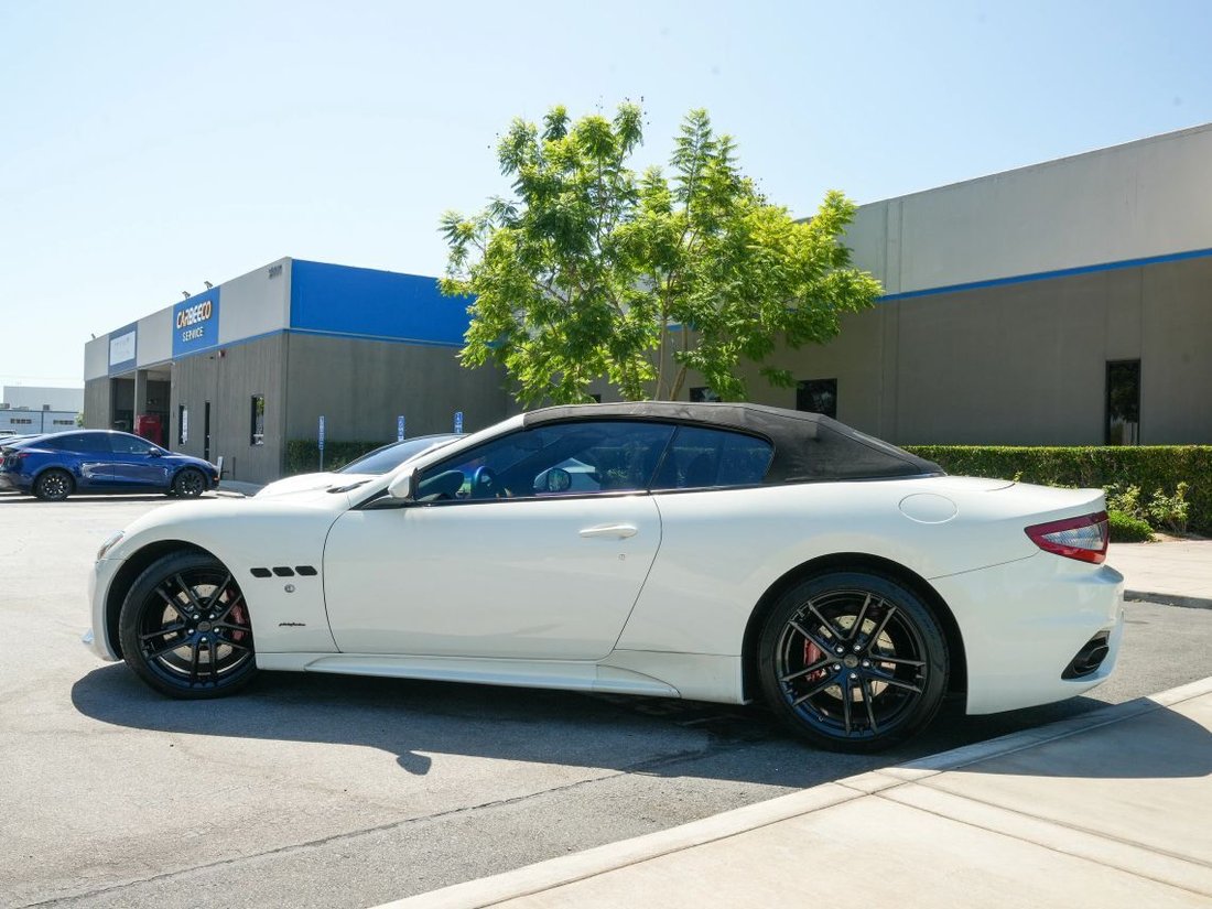 Cabriolet in Costa Mesa, CA, United States 4 - 18371628