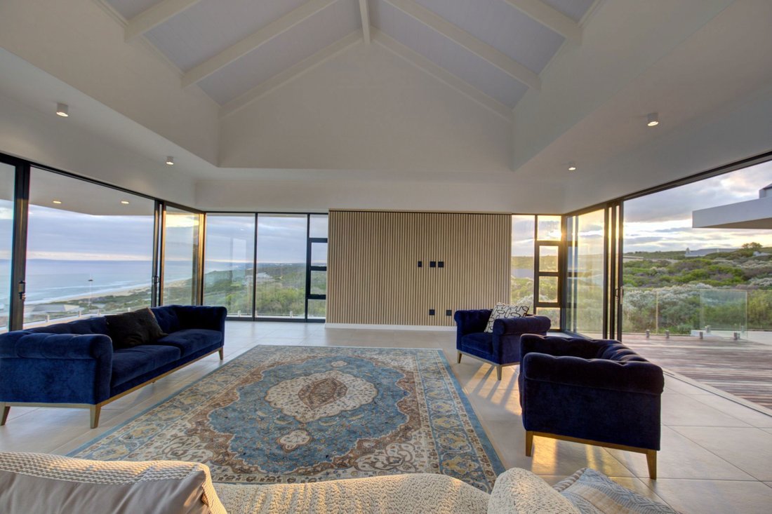 House in Mossel Bay, Western Cape, South Africa 2 - 17854409