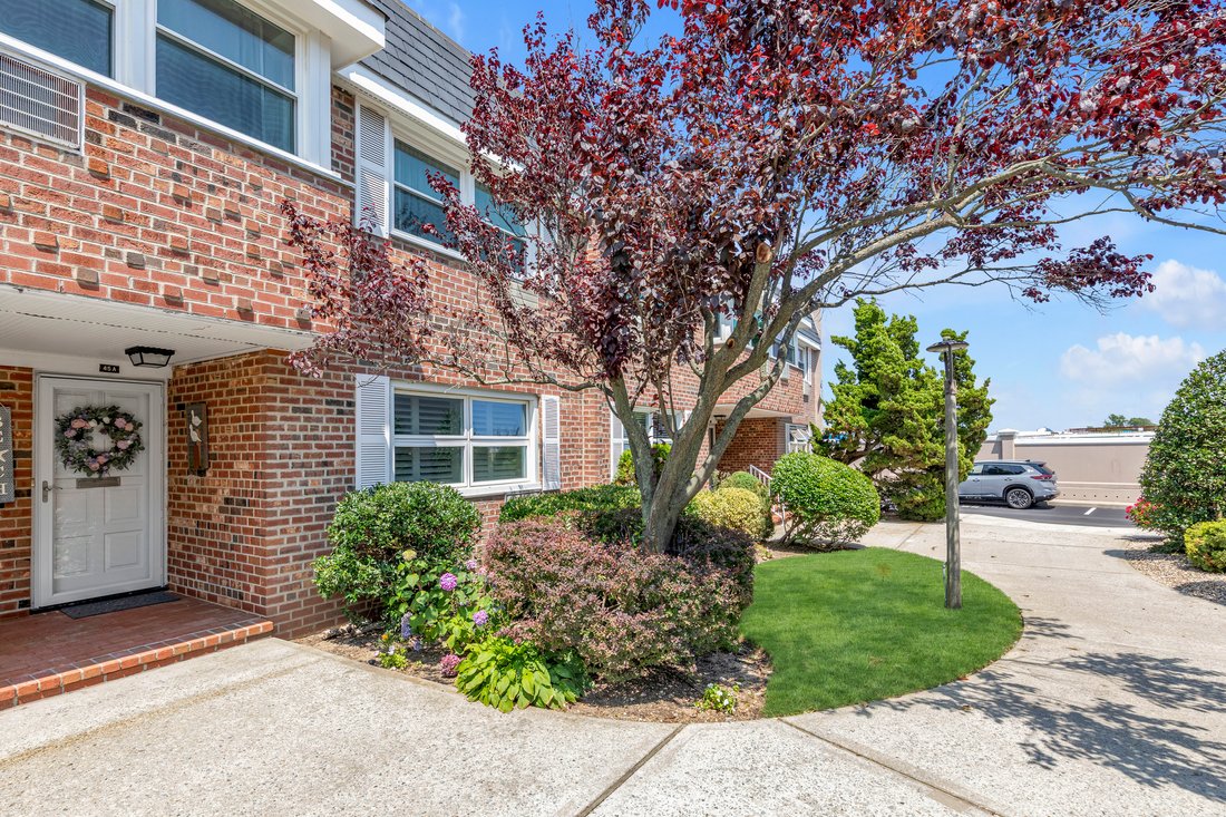 Condo in Long Beach, New York, United States 2 - 18513445