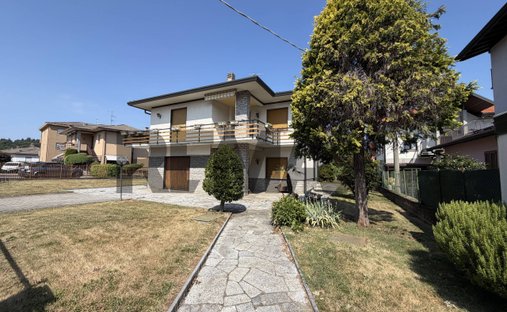 House in Induno Olona, Lombardy, Italy 1