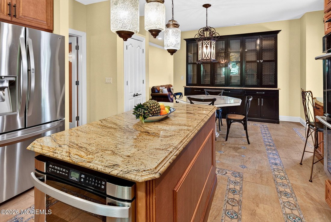 House in Manalapan Township, New Jersey, United States 4 - 18511458
