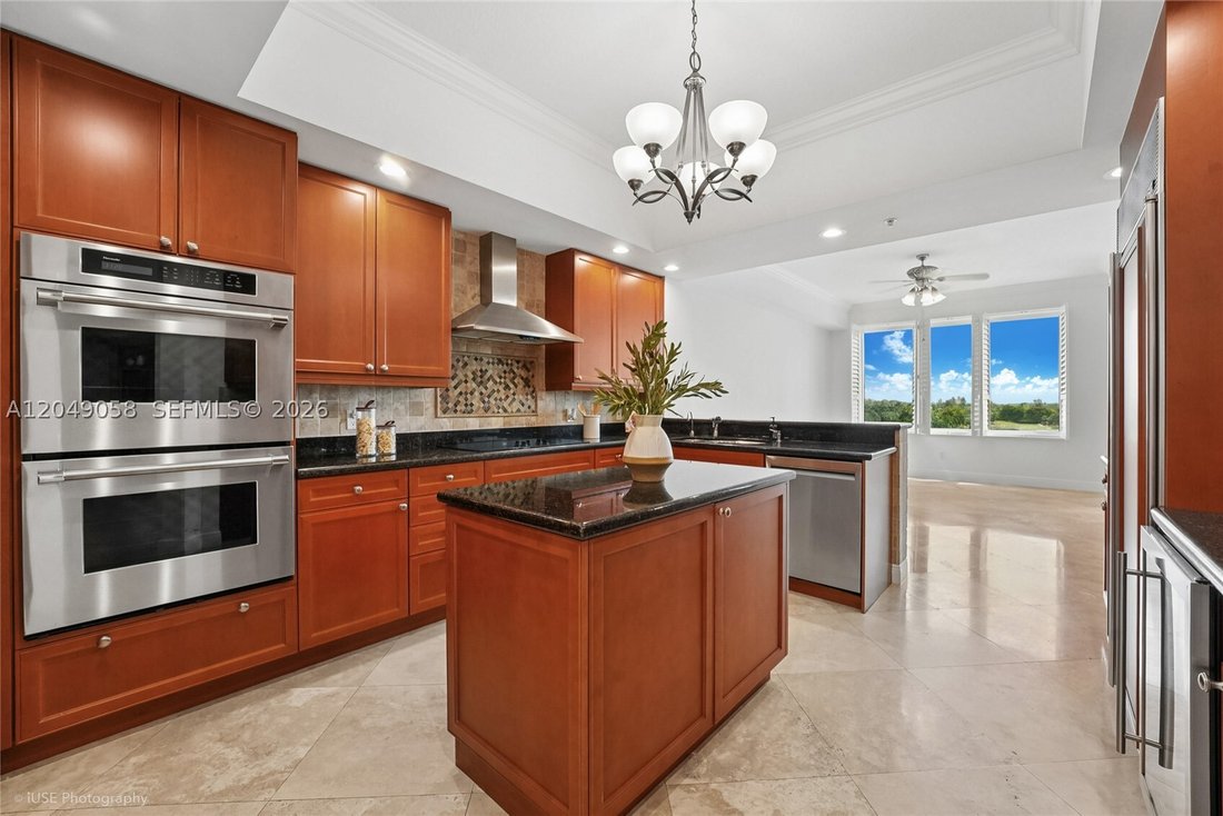 Condo in Coral Gables, Florida, United States 3 - 18517534