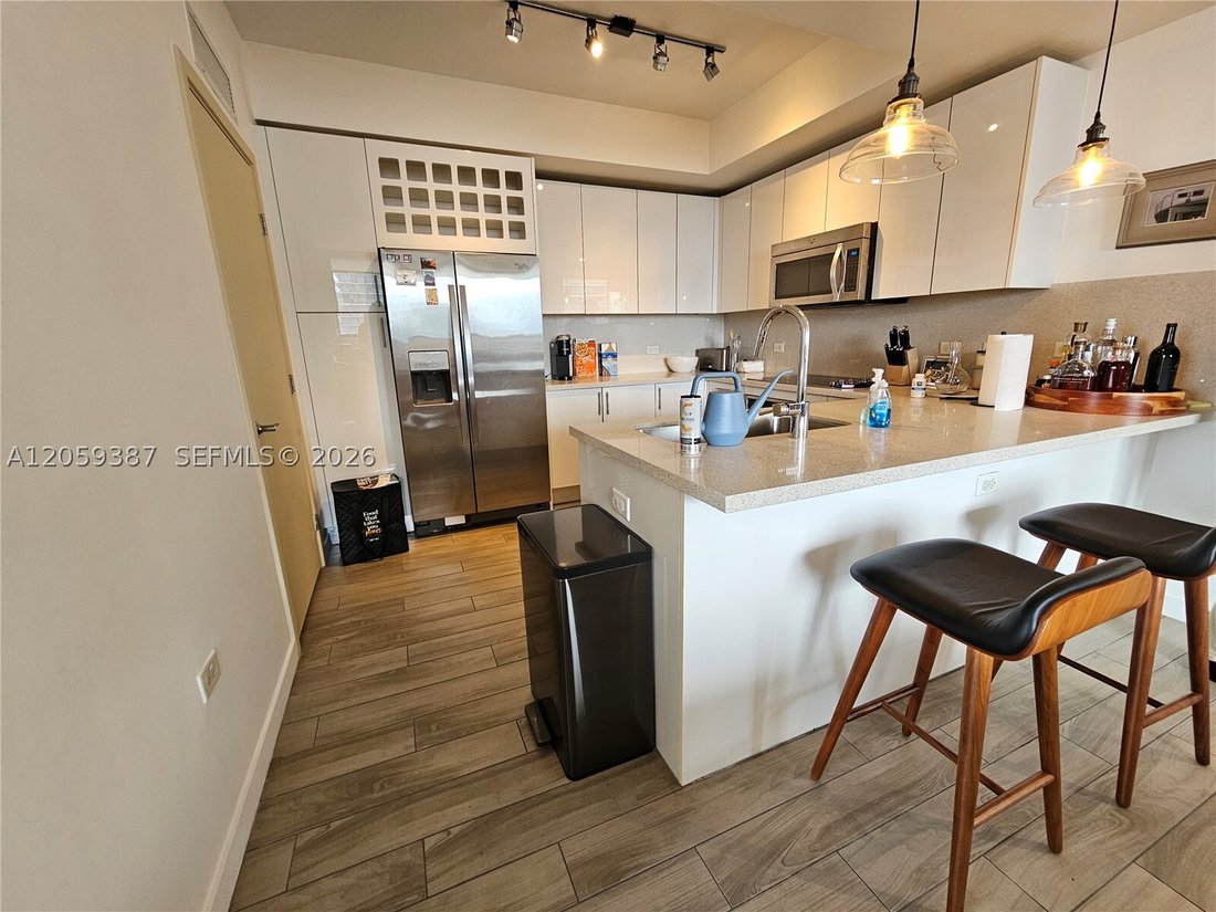 Condo in Miami, Florida, United States 4 - 18511338