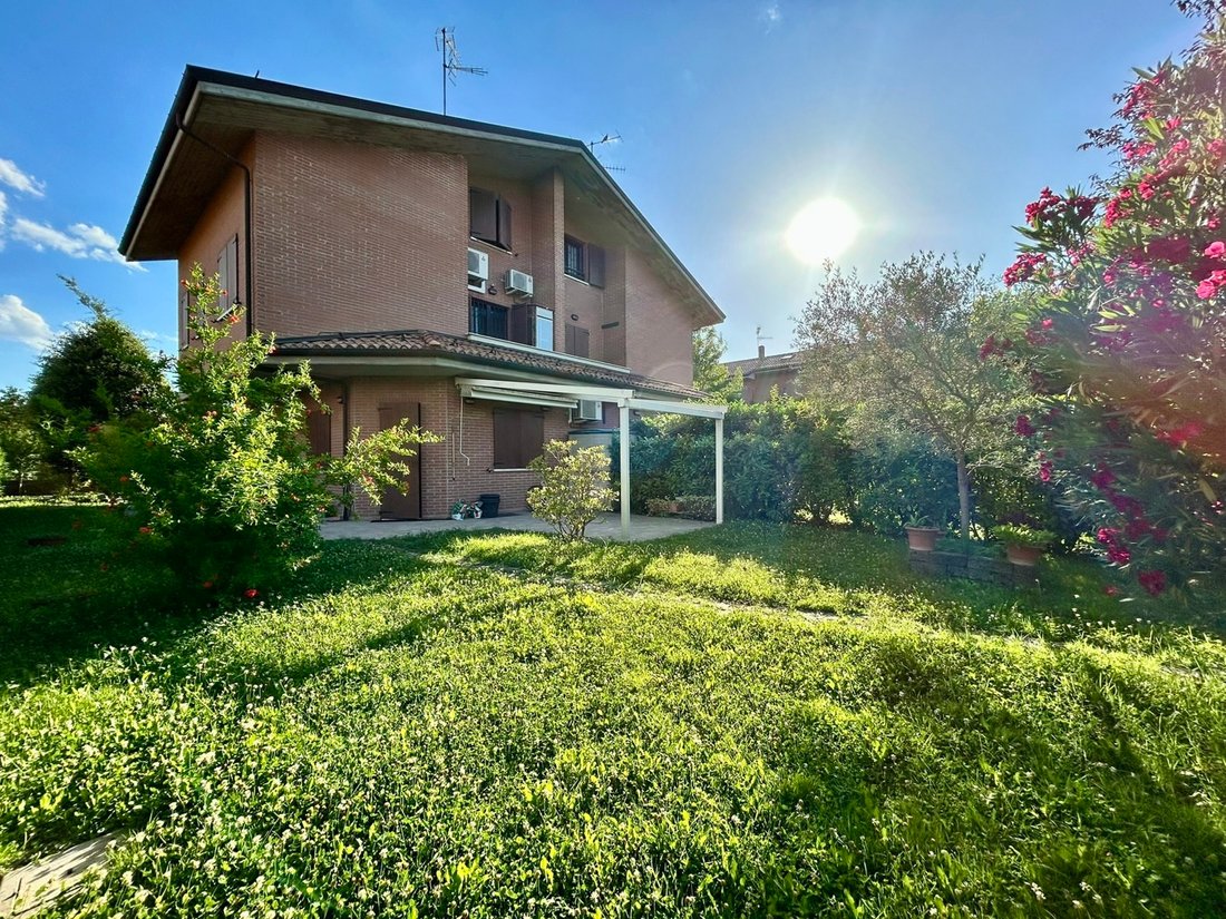 Villa in San Lazzaro, Emilia-Romagna, Italy 2 - 18192698