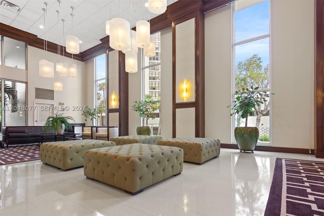 Condo in Miami Beach, Florida, United States 5 - 18345447