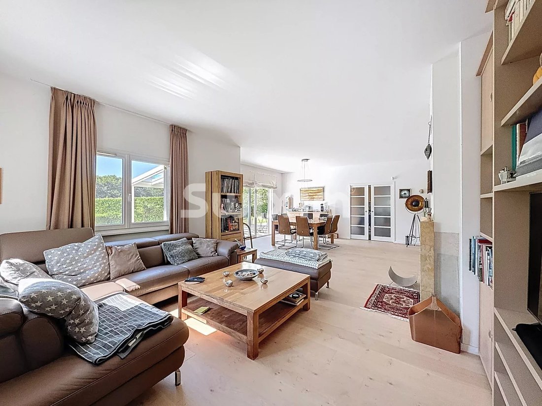 House in Divonne-les-Bains, Auvergne-Rhône-Alpes, France 3 - 18510026